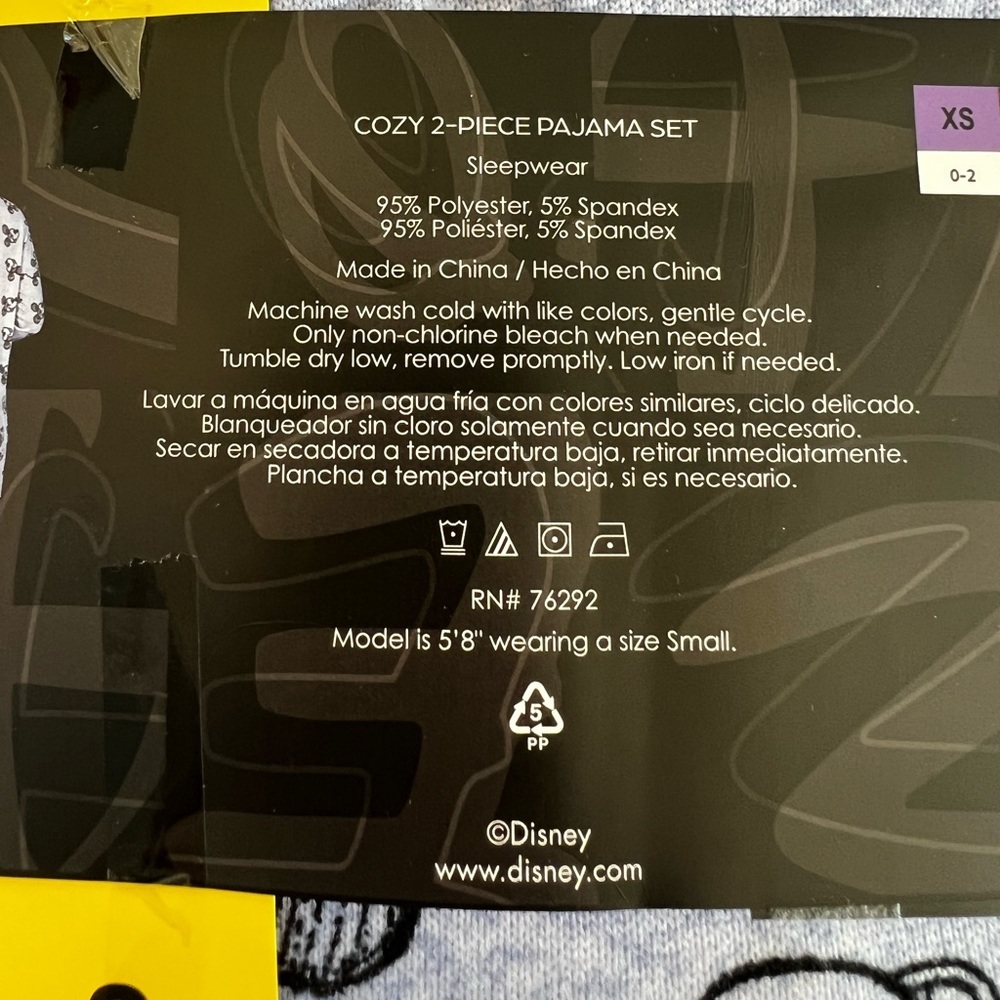 CLEARANCE Disney Micky Mouse Women’s PJs! 🐭 - Picture 4 of 9